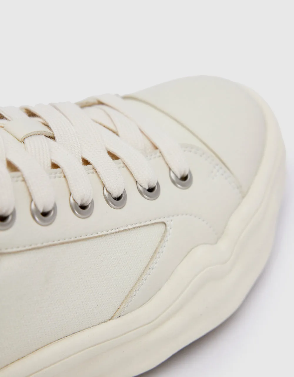 Platform Round Toe Sneakers