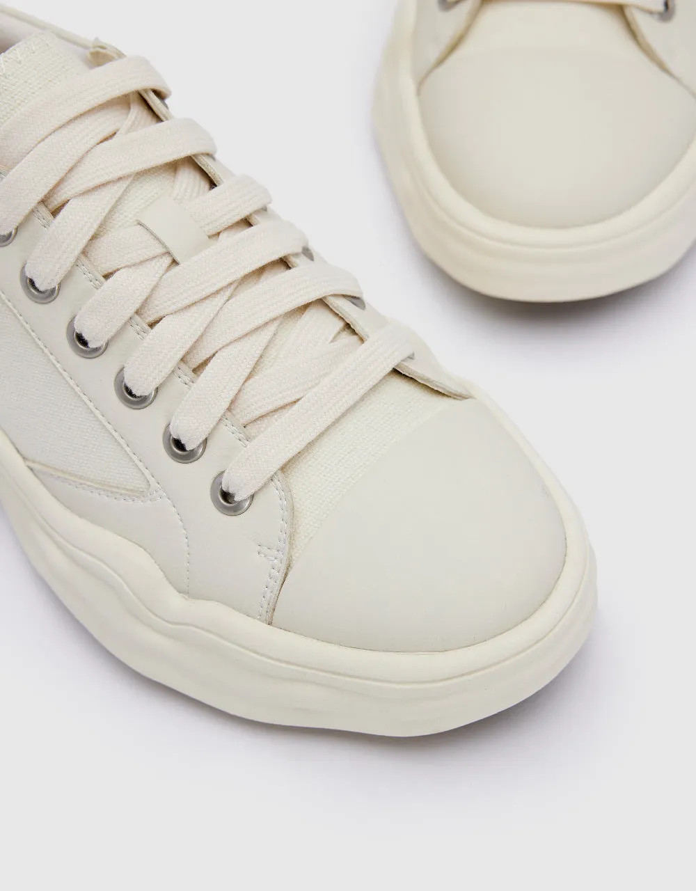 Platform Round Toe Sneakers