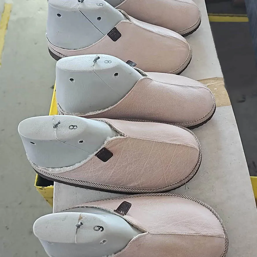 POLIN ACANTHUS COPPER BERRY / Designer edition slippers