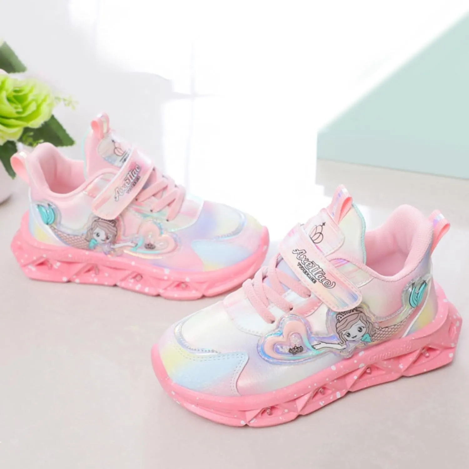 Toddler Boys Light Up Shoes Lightweight LED Flashing Breathable Mesh Walking Sneakers for Toddler and Little Kid