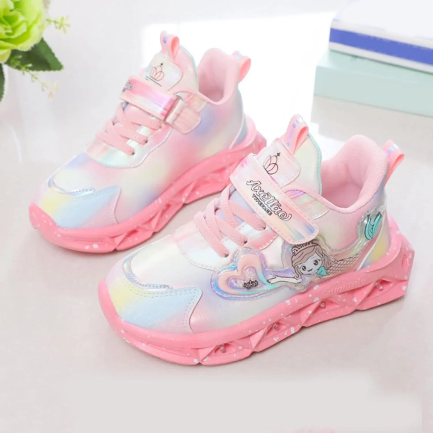 Toddler Boys Light Up Shoes Lightweight LED Flashing Breathable Mesh Walking Sneakers for Toddler and Little Kid